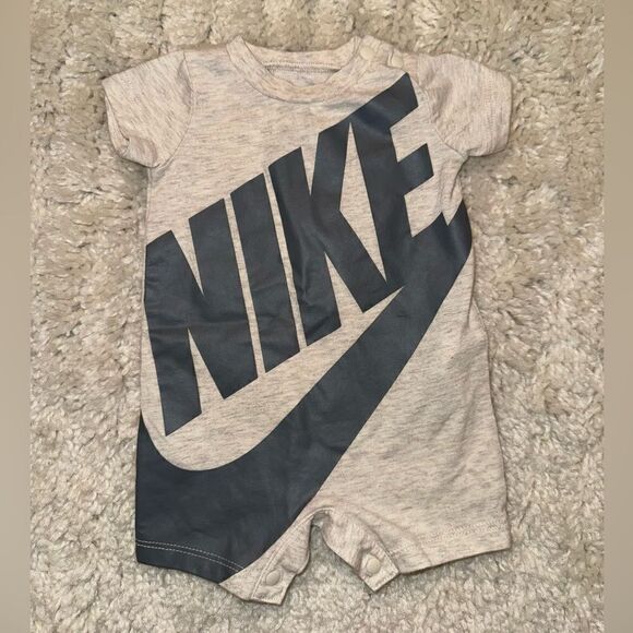NIKE BABY Romper - Picture 2 of 7